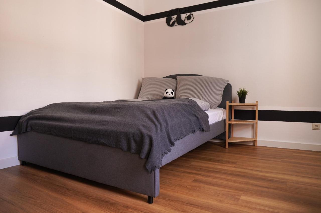 Fullhouse - Halle - T28 - Panda Apartment Eksteriør billede